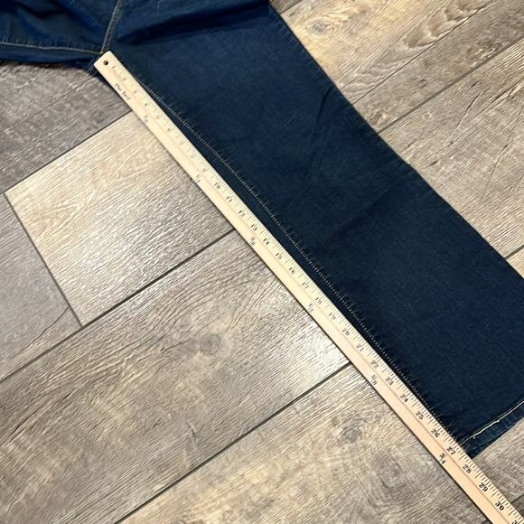 Levi's 512 Bootcut Perfectly Slimming Dark Wash Stretchy Jeans Women’s Size 6 - Picture 4 of 7